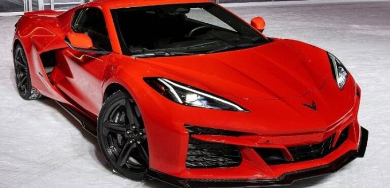 H νέα Chevrolet Corvette E-Ray αξιοποιεί την ηλεκτροκίνηση