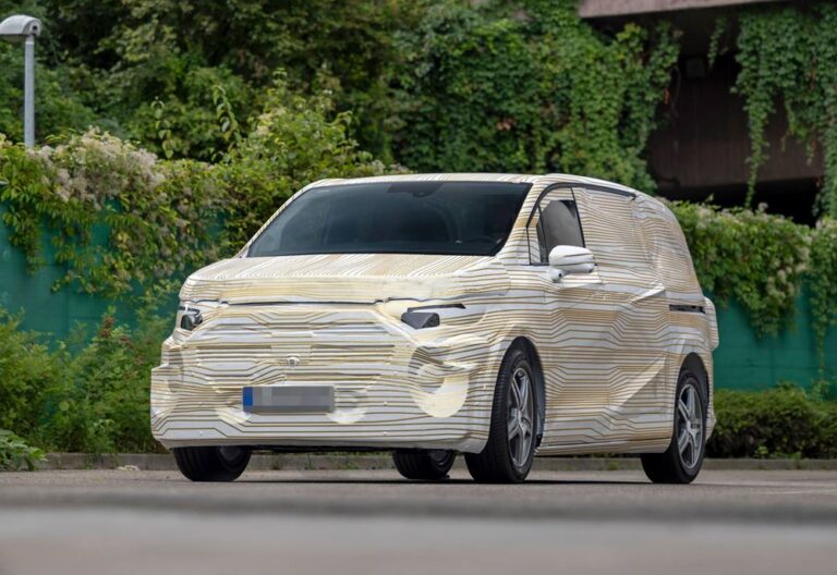 H Mercedes δοκιμάζει διάφορα van σε νέα ηλεκτρική πλατφόρμα