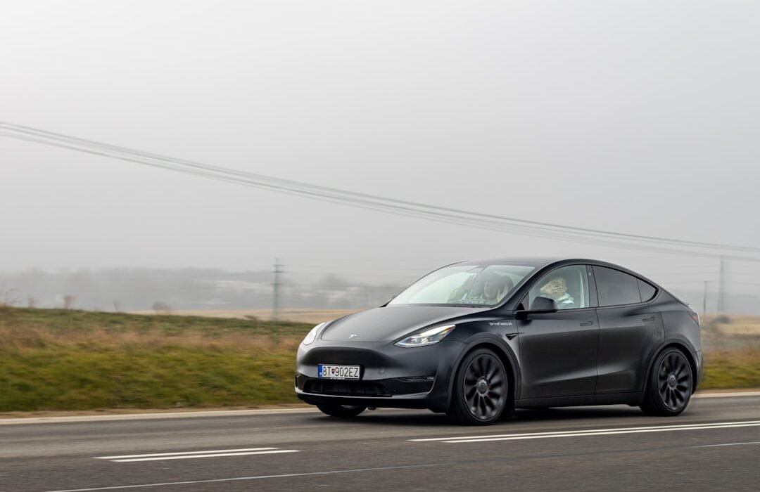 Tesla Model Y Βασική Έκδοση: Τι Κόπηκε;