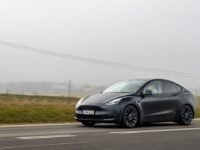 Tesla Model Y Βασική Έκδοση: Τι Κόπηκε;