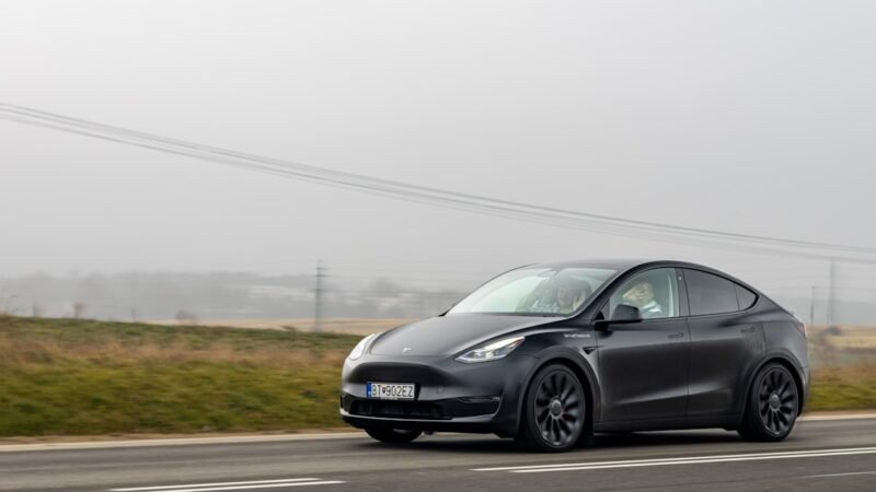 Tesla Model Y Βασική Έκδοση: Τι Κόπηκε;