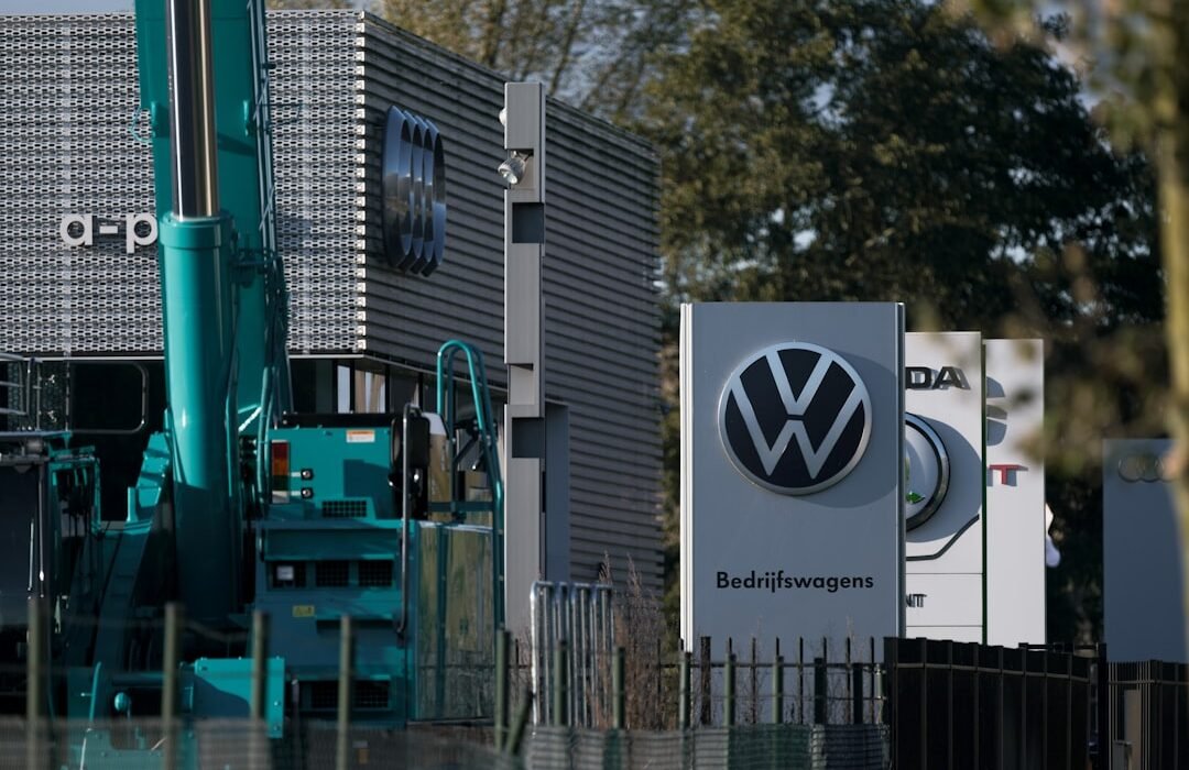 Volkswagen ο μεγαλύτερος μέτοχος της Rivian με 15,9%