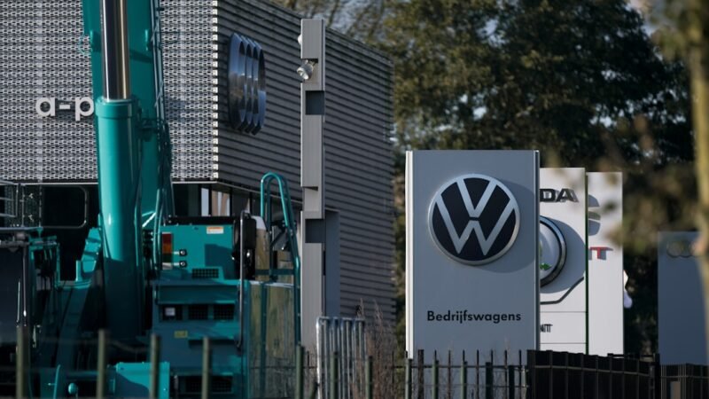 Volkswagen ο μεγαλύτερος μέτοχος της Rivian με 15,9%