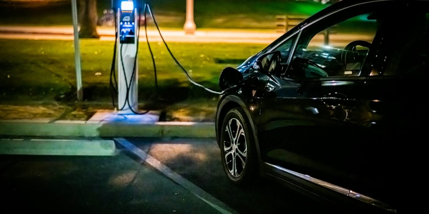 Πέντε χρόνια ΔΕΗ blue: 3.300+ σημεία φόρτισης στην Ελλάδα και επέκταση στη ΝΑ Ευρώπη